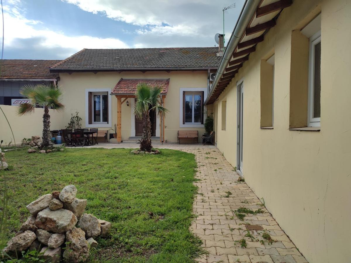 Apartmán Jardin De Coubertin Béziers Exteriér fotografie